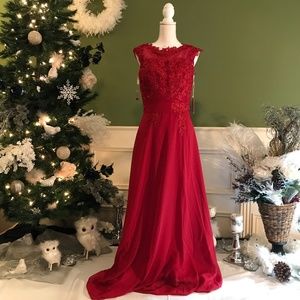 Red Formal evening prom dress gown